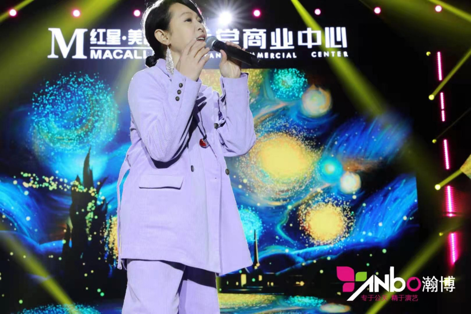 助力金堂紅星美凱龍開盤，天后劉若英親臨現(xiàn)場深情演唱